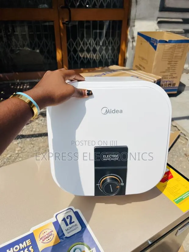Grab the New Midea 30l Square Electric Water Heater 2000w [D30-20vd] · Photo 1