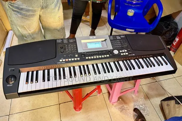Gls Psr4000 61-keys Professional Keyboard · Photo 1