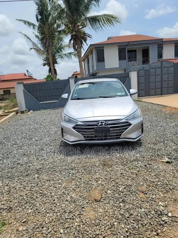 Hyundai Elantra 2017 · Photo 1