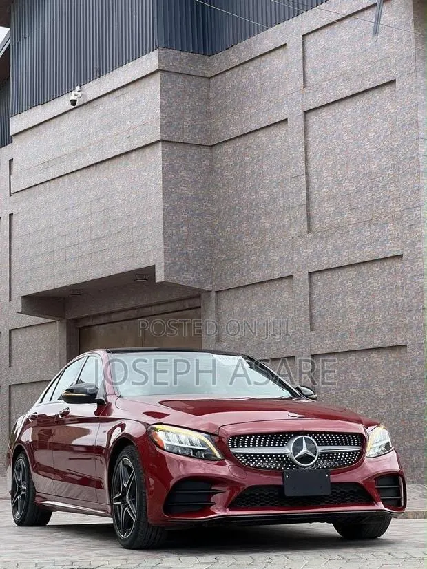 Mercedes-Benz C300 2020 Red · Photo 1