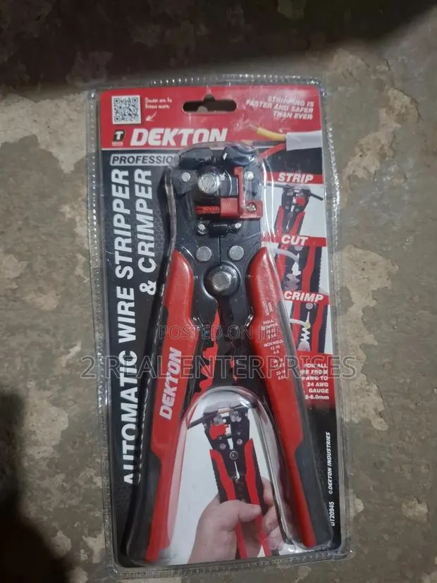 Dekton Professional Automatic Wire Stripper Crimper DT20945 · Photo 1