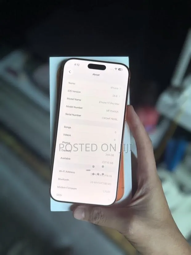 Apple iPhone 17 Pro Max 512 GB Orange · Photo 1