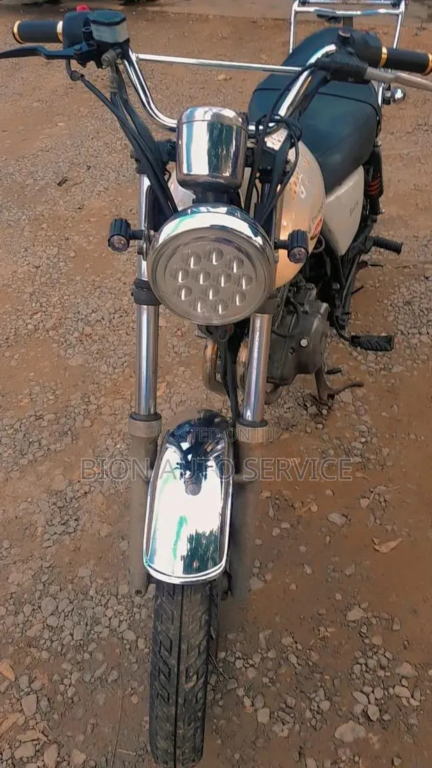 Suzuki GN 125-2 2021 White · Photo 1
