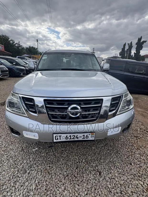 Nissan Patrol 2016 Silver · Photo 1
