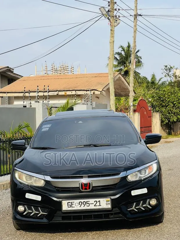 Honda Civic EX 4dr Hatchback (1.5L 4cyl) 2017 Black · Photo 1