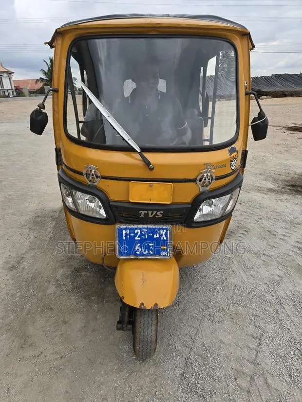 TVS 2025 Yellow · Photo 1