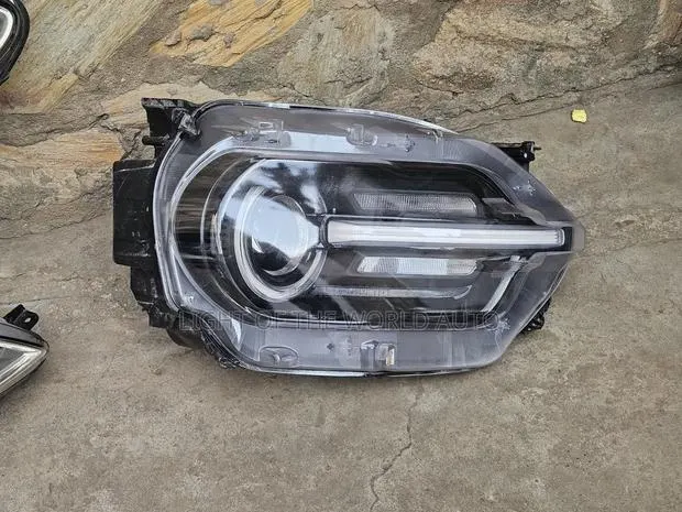 Ford Bronco Headlight 2026 Right Side Available · Photo 1
