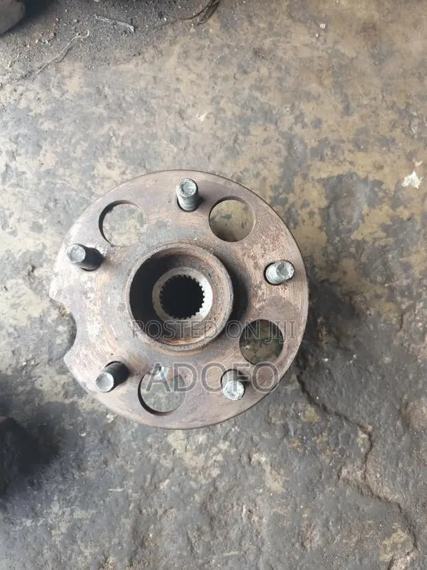 Toyota Highlander Back Hub Bearing From 2006 to 2012 · Photo 1
