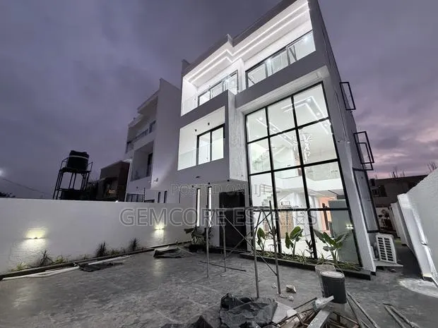 Furnished 4bdrm House in Nanakrom, Ashaley Botwe for sale · Photo 1