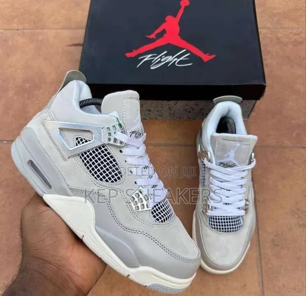 Air Jordan 4 “Frozen Moments” · Photo 1