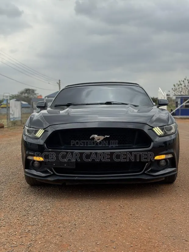 Ford Mustang GT Premium 2dr Convertible (5.0L 8cyl 6M) 2015 Black · Photo 1