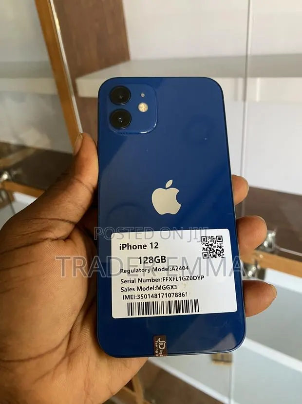 Apple iPhone 12 128 GB Blue · Photo 1