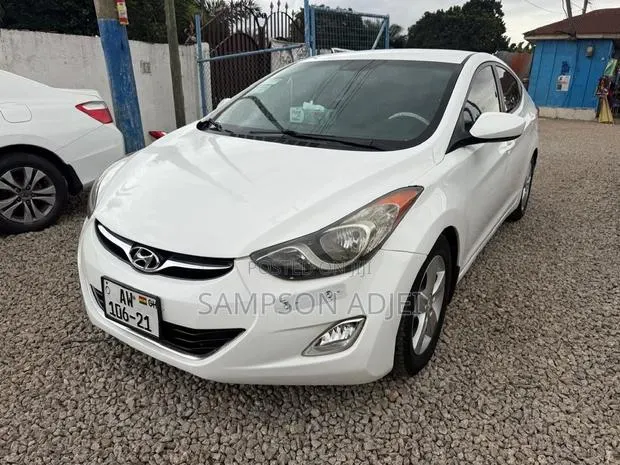 Hyundai Elantra 2013 White · Photo 1