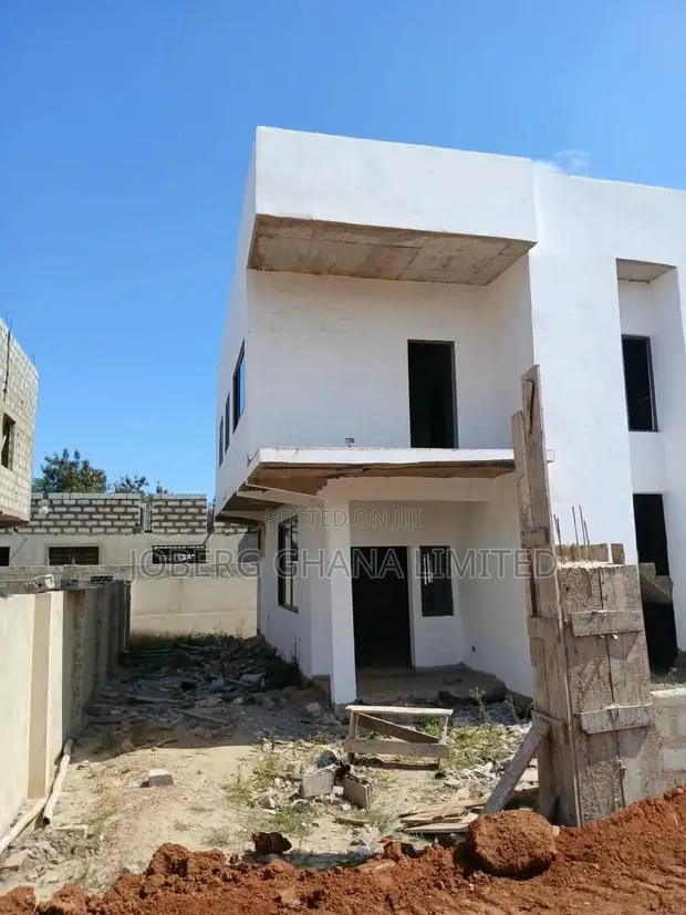3bdrm Townhouse/Terrace in Tema Metropolitan for sale · Photo 8