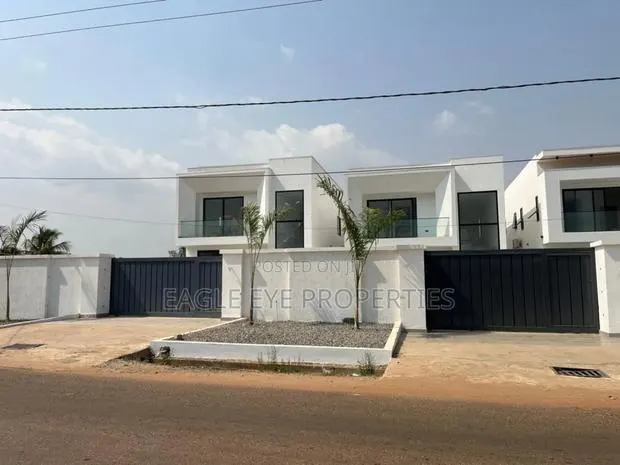 4bdrm House in Nmai-Dzorn for sale · Photo 1