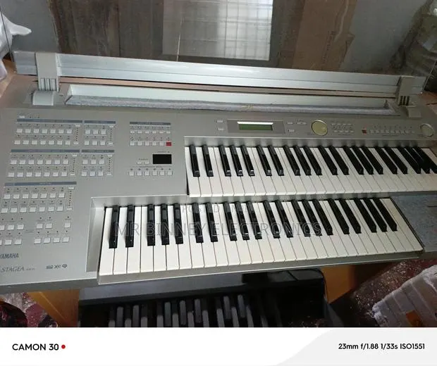 Electone Stagea Elb 01 · Photo 1