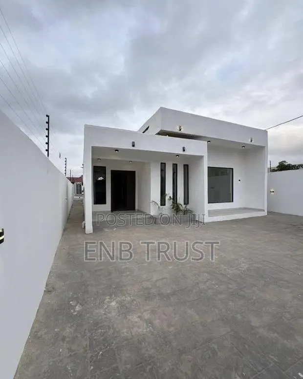 3bdrm House in Lake Side Estate for sale · Photo 1