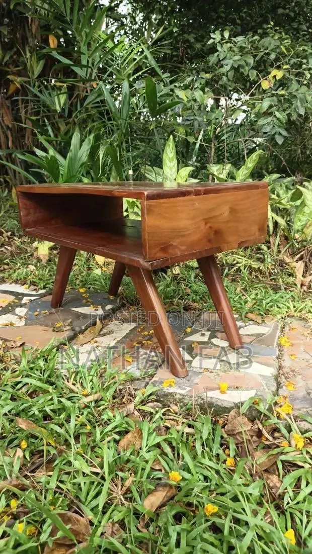 Living Room Table · Photo 1