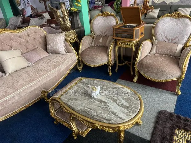 Executive Antiques Sofas (Set) · Photo 1