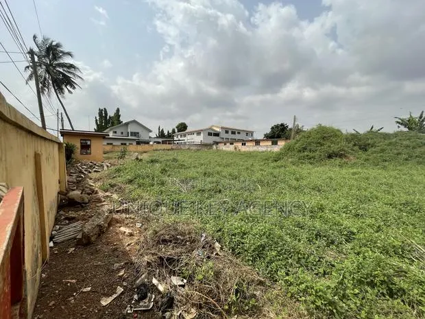50/70 Plot for Sale in Kwabenye Balloon Gate · Photo 4