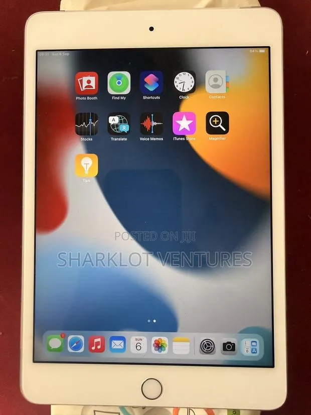 Apple iPad mini 4 64 GB White · Photo 1