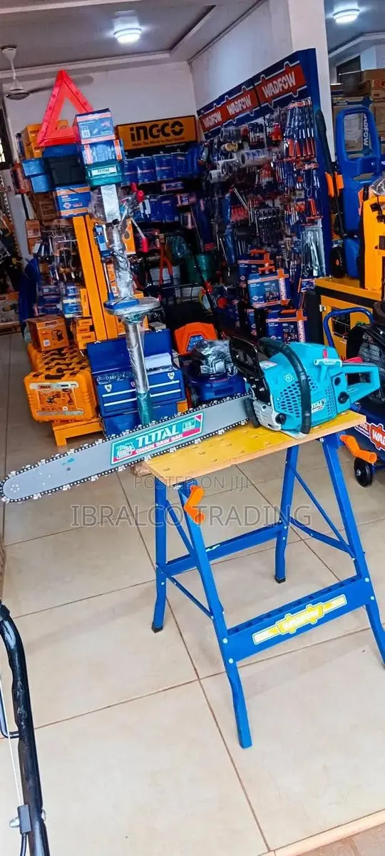 Total Industrial Gasoline Chain Saw(28) · Photo 1