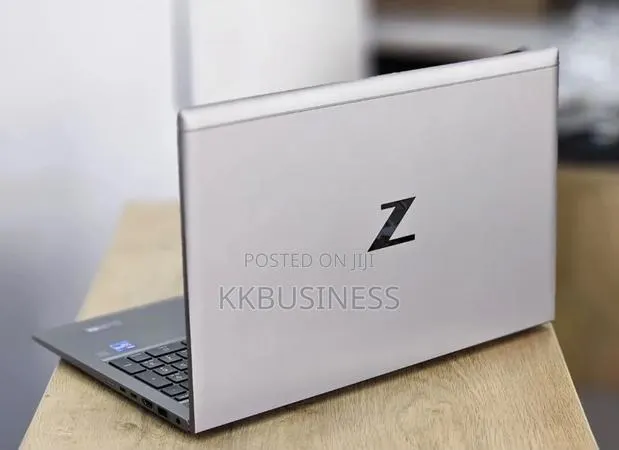 New Laptop HP ZBook Firefly G8 16GB Intel Core i7 SSD 512GB · Photo 1