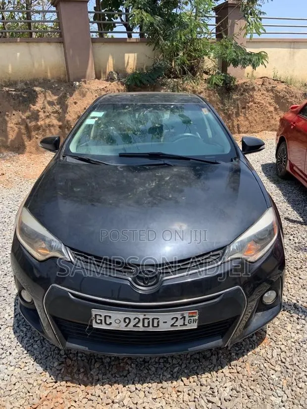 Toyota Corolla 2014 Black · Photo 1