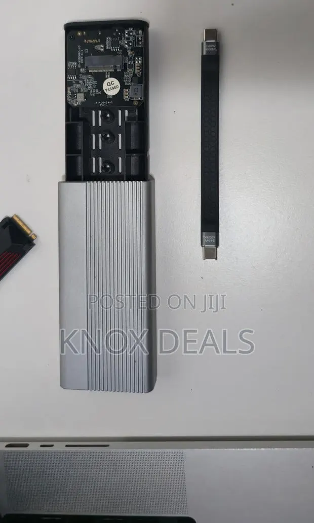 Super Fast 40Gbps M.2 NVMe SSD Enclosure – Metal Heat Dissipation Case · Photo 1