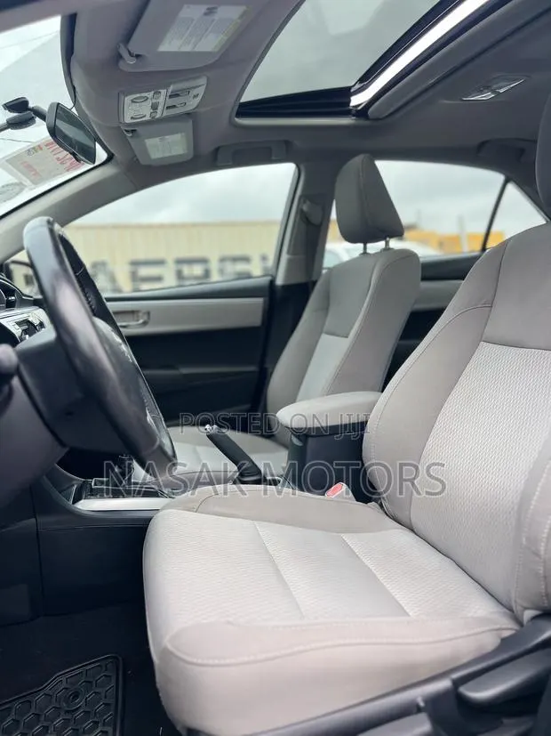 Toyota Corolla LE Eco Plus 4dr Sedan (1.8L 4cyl CVT) 2016 Gray · Photo 1