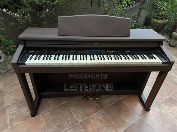 Roland Kr-570 Digital Intelligent Piano · Photo 1