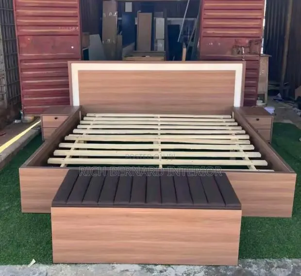 Modern Laminated Queen Size Bed With Ottoman · Photo 1