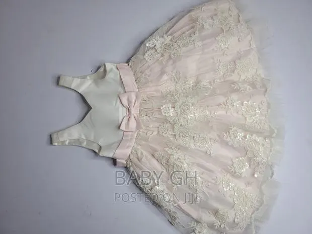 Little Girls Occasion Dress · Photo 1