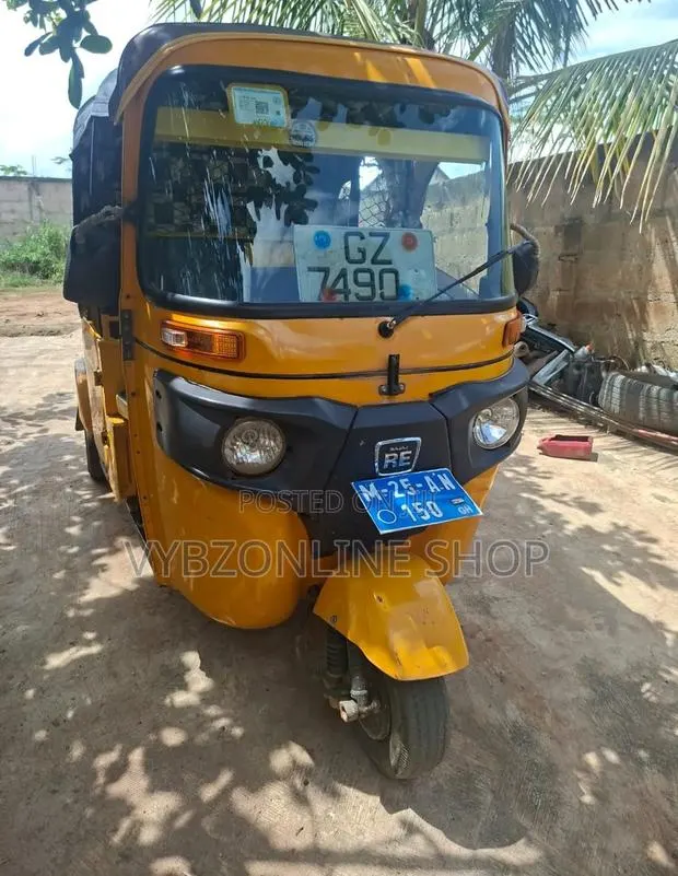 Bajaj RE 2025 Yellow · Photo 1