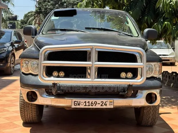 Dodge RAM 2004 Black · Photo 1
