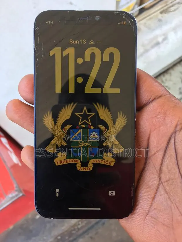 Apple iPhone 12 mini 64 GB Black · Photo 1