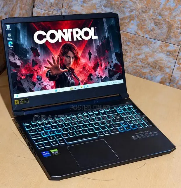 Laptop Acer Predator Triton 300 4GB Intel Core i7 SSD 1T · Photo 1