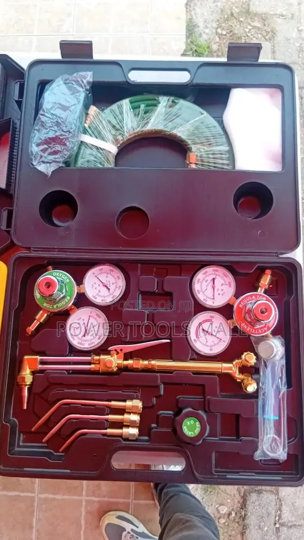 Portable Oxygen and Acetylene Gas Cutting Torch and Welding Kit · Photo 1