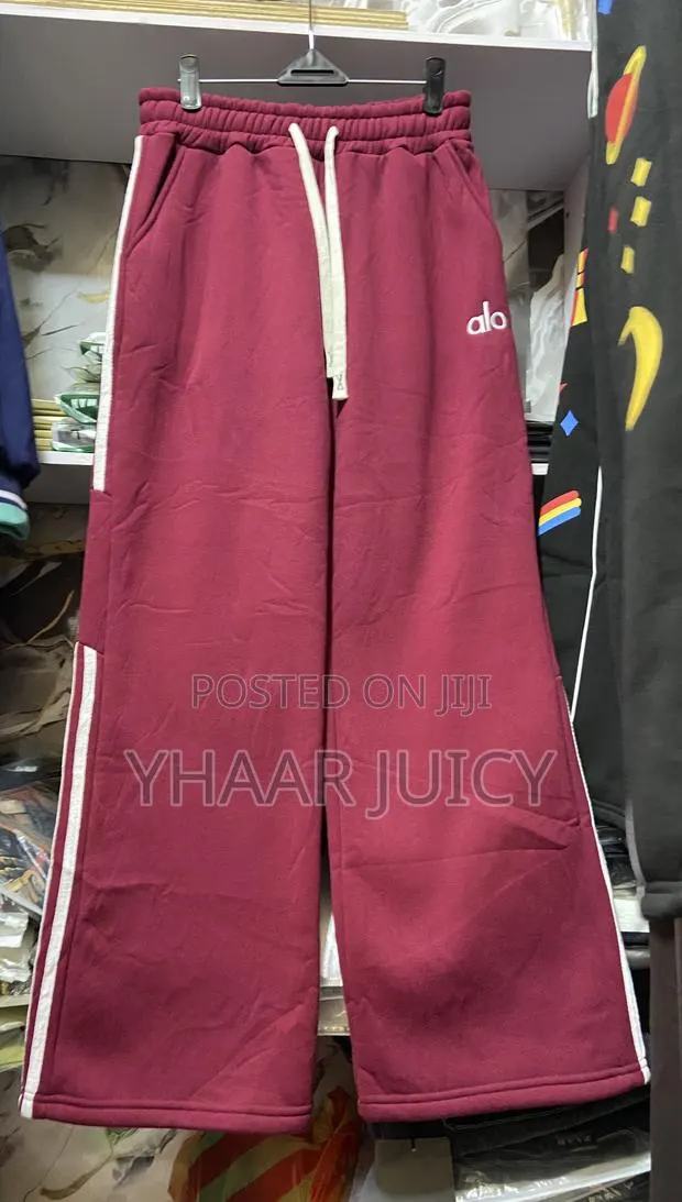 Alo Wins Jogger Pants · Photo 1