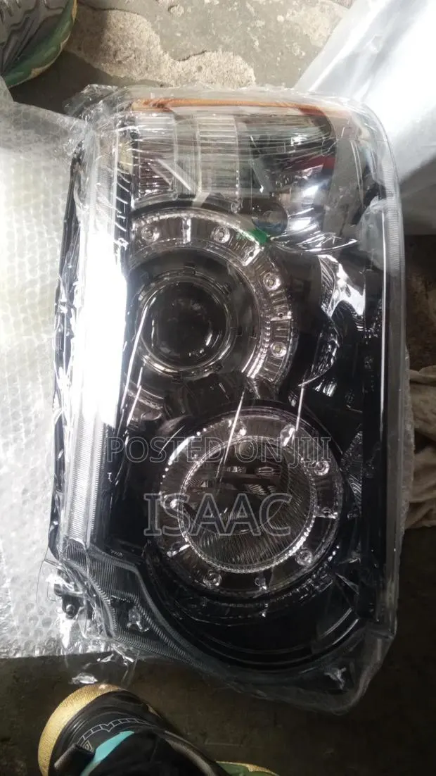Range Rover Sports 2012 Headlights · Photo 1