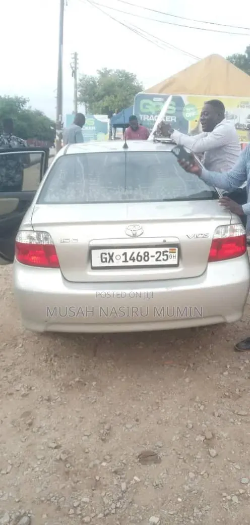 Toyota Vios 2013 Silver · Photo 1