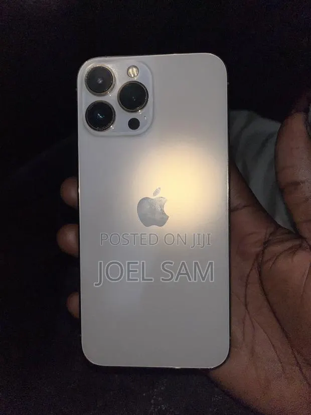 Apple iPhone 13 Pro Max 128 GB Gold · Photo 1