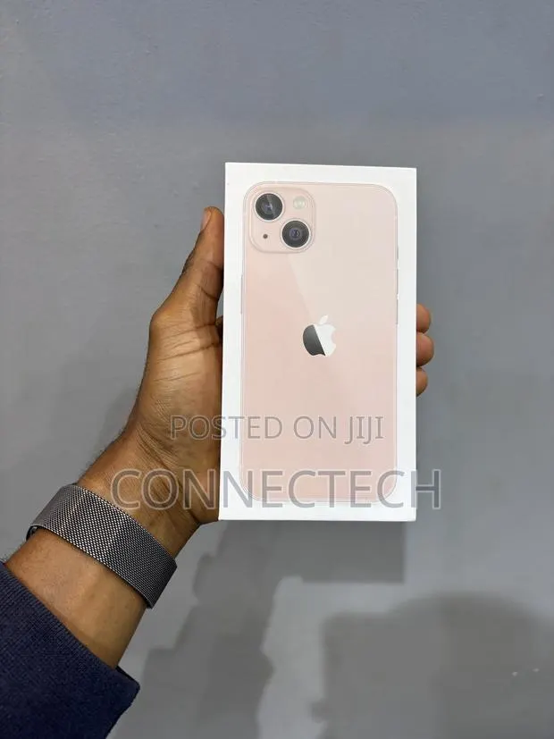 New Apple iPhone 13 128 GB Pink · Photo 1