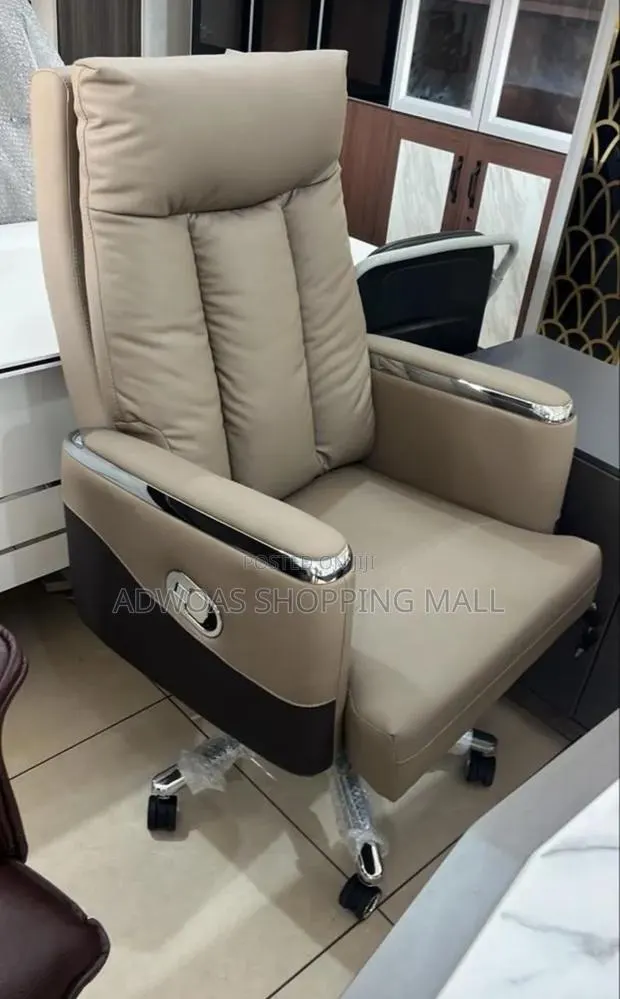Executive Swivel Chair · Photo 1