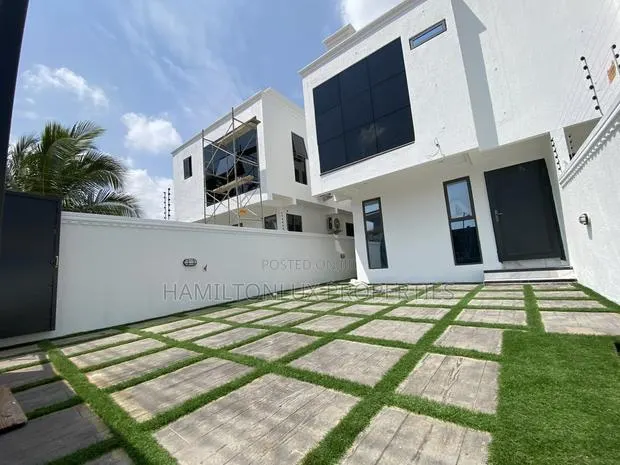 3bdrm House in School Junction Bvld for rent · Photo 1