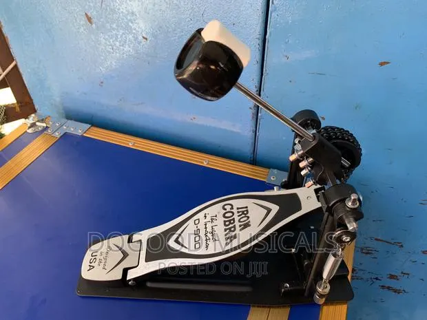 Iron Cobra D-900 Drum Pedal · Photo 1