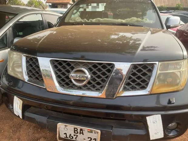 Nissan Navara 2010 Black · Photo 1
