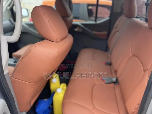 Nissan Frontier 2013 Gray · Photo 1