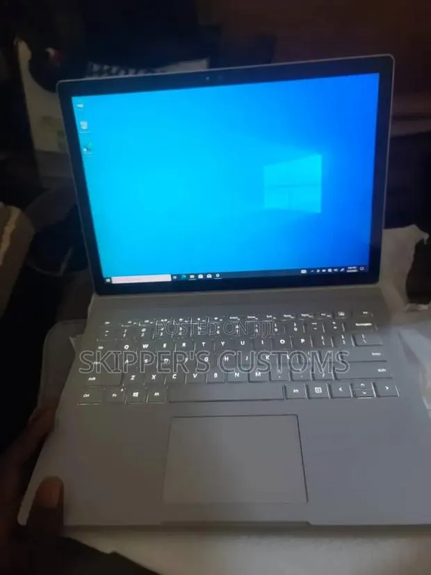 New Laptop Microsoft Surface Book 2 8GB Intel Core i5 SSD 256GB · Photo 1