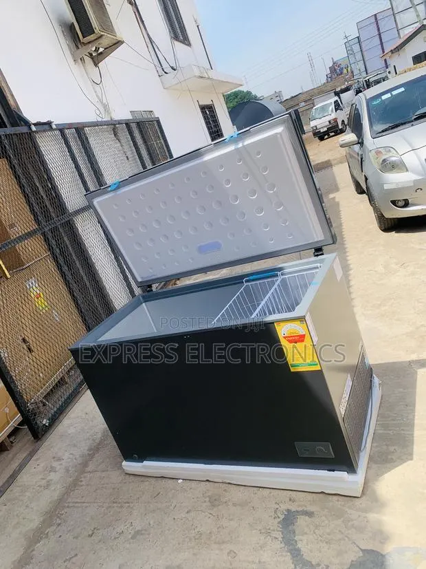 Ultra Modern Sleek Chest Freezer Single Door Samsung 371l · Photo 1